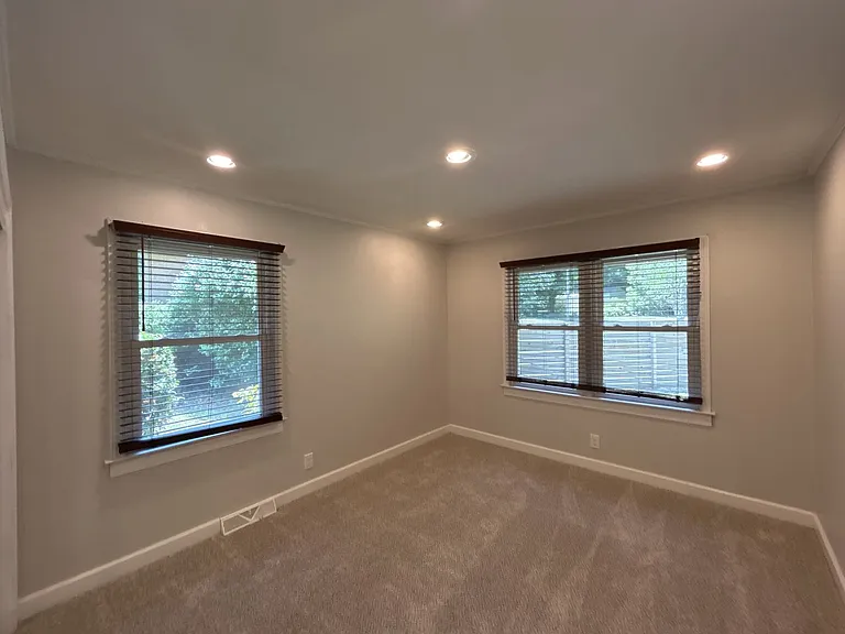 5933 Crestwood Dr — Photo 16