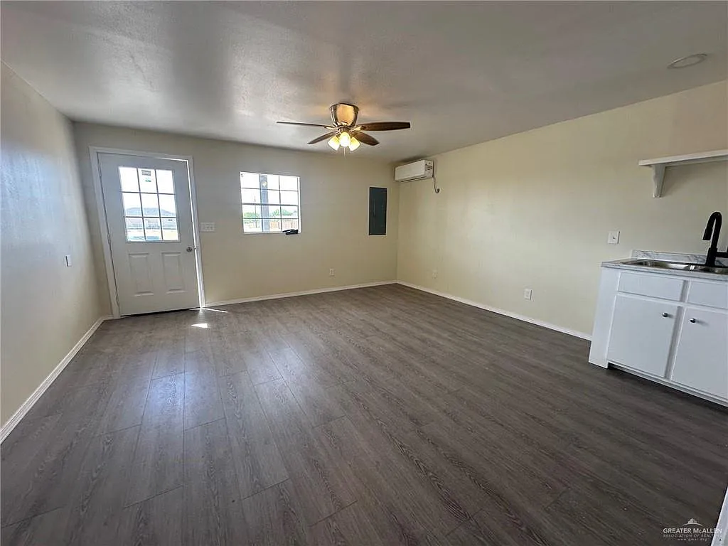 2 bed, 2.0 bath, 800 sqft, $1,150 — Photo 2