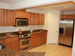 160 Hummingbird Ln #160, South Burlington, VT 05403