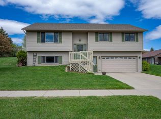 28 Jaz Cir, Reedsburg, WI 53959