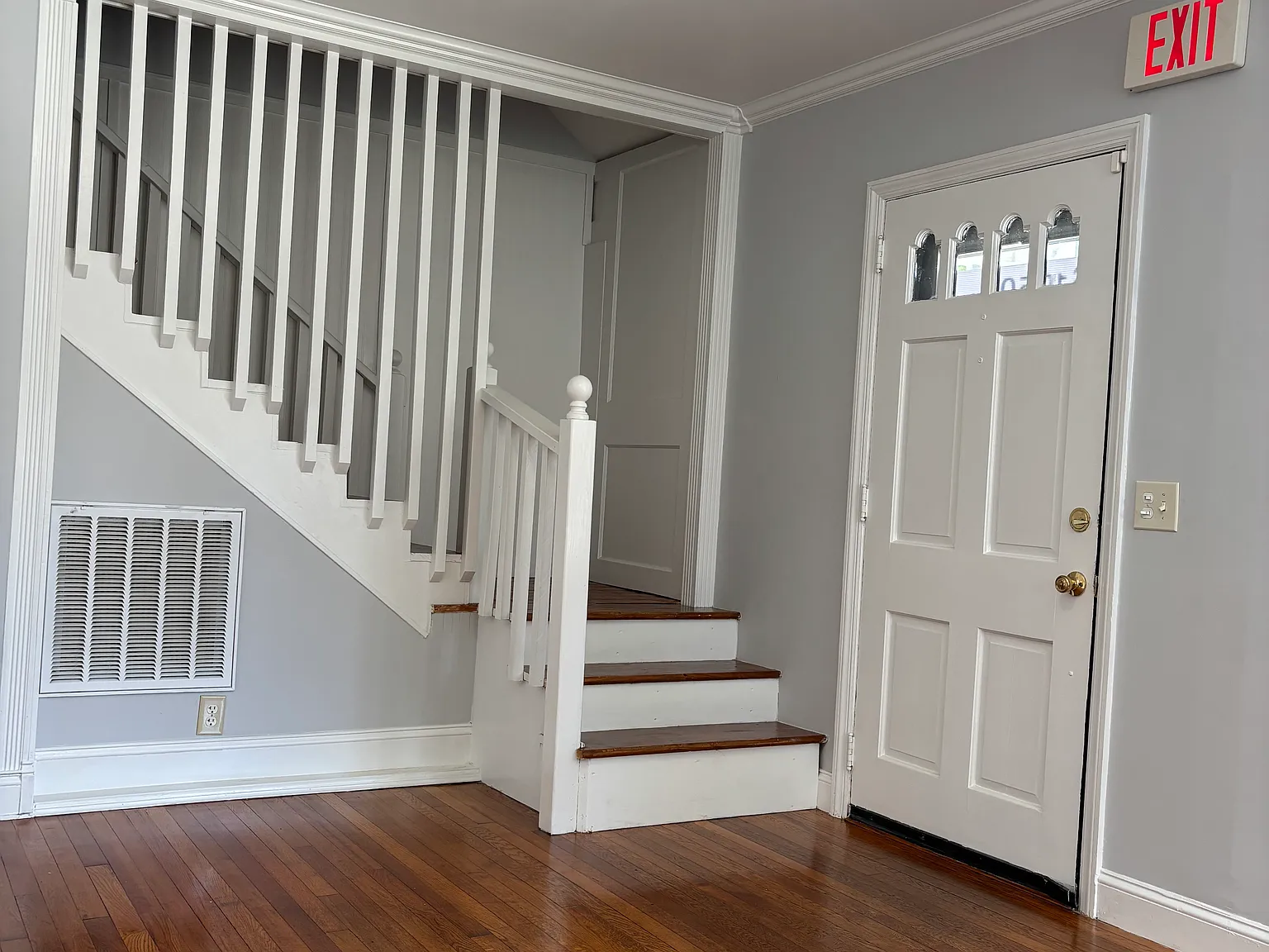 4 bed, 2.5 bath, 1600 sqft, $1,950 — Photo 3