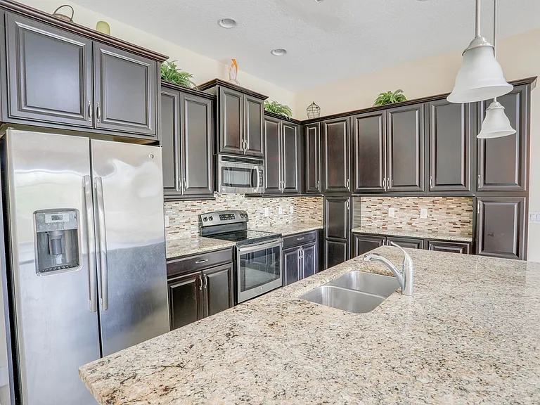510 Captiva Dr — Photo 7