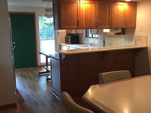 Kitchen & dining rooms