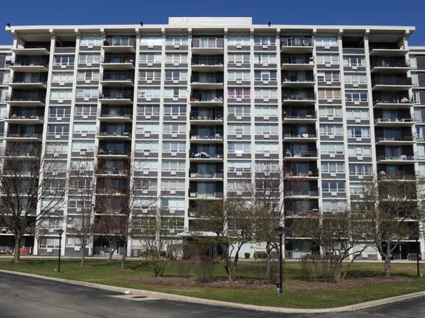 8809 W Golf Rd APT 4E, Niles, IL 60714