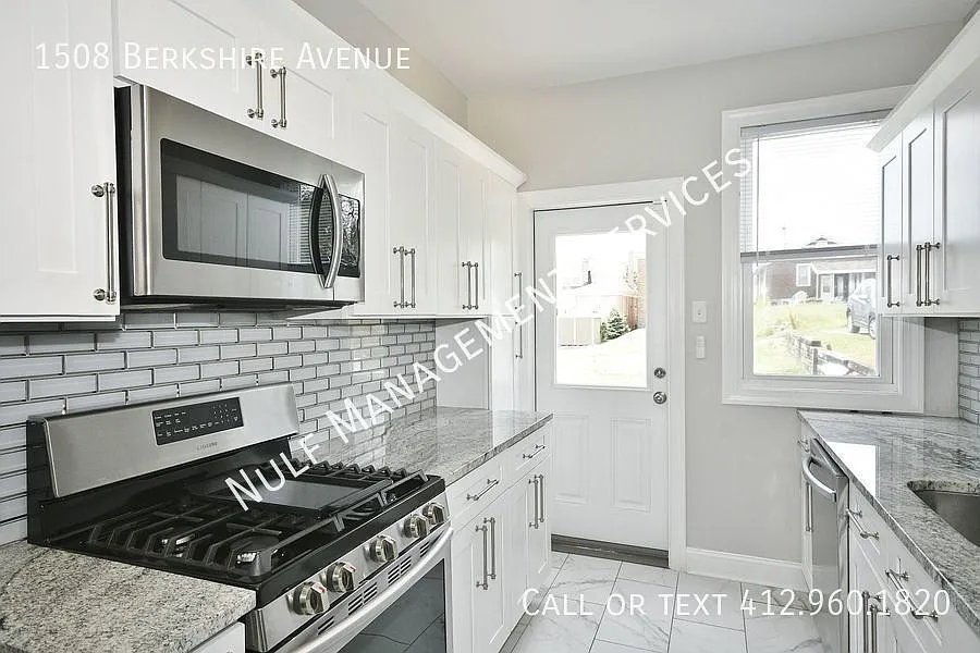 3 Bed, 2 Bath plus bonus room in Brookline — Photo 1