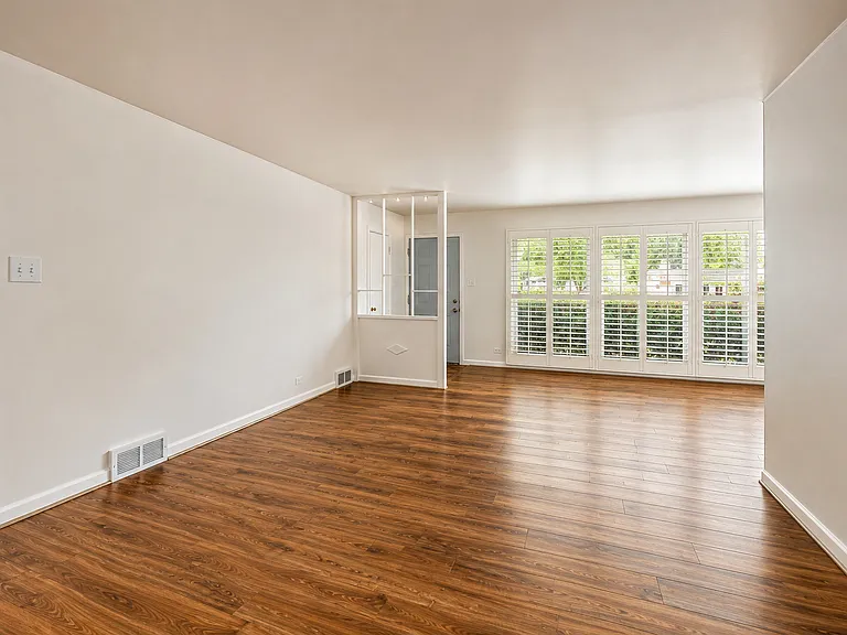 408 S Albert St — Photo 14