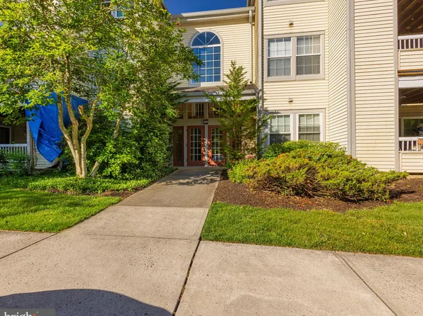 120 Acadia Ct APT 8, Princeton, NJ 08540