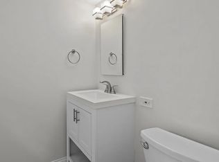 2500 Green Bay Rd #2500, Highland Park, IL 60035