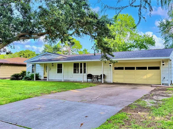 321 20th Ave N, Texas City, TX 77590