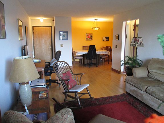 2nd image of 2610 Garfield Ave S #203