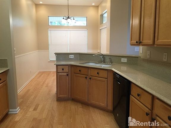4th image of 733 Grand Parke Dr