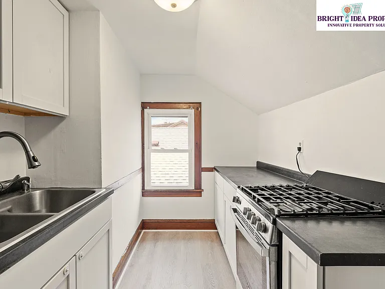 969 Lawson Ave E #2 — Photo 6