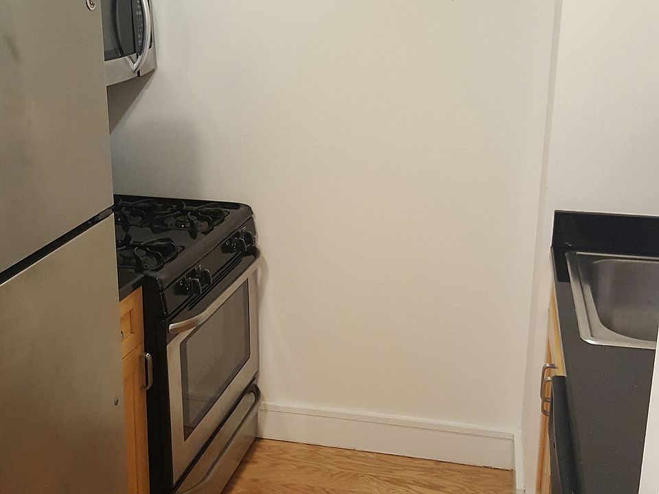 1st image of 323 W 96th St Ph 8
