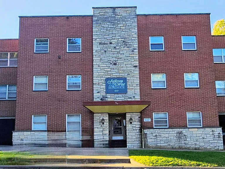 417 W Jefferson St #E4 — Photo 1