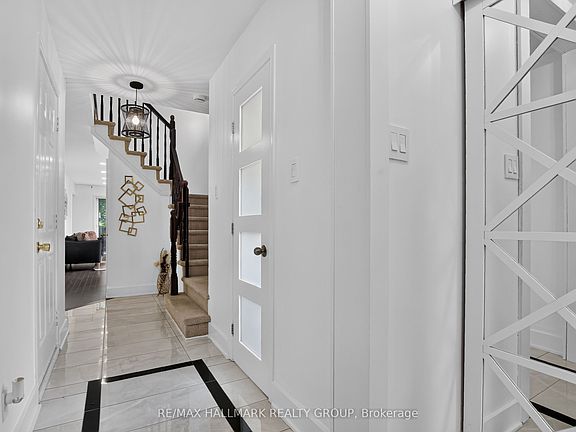 3rd image of 23 Whitegate Cres