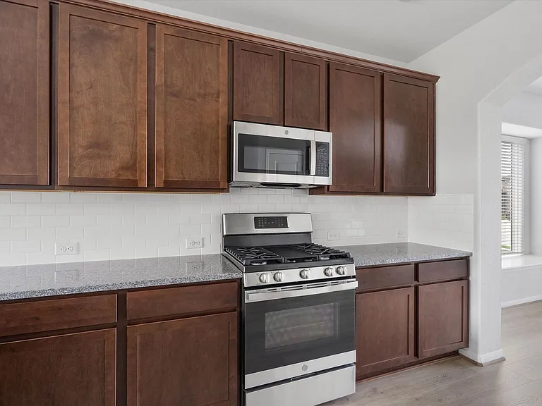 315 Diamondleaf Dr — Photo 6