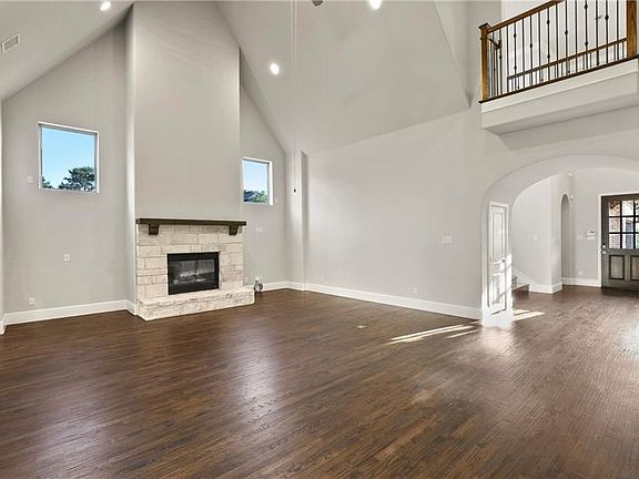5th image of 403 Wichita Ct