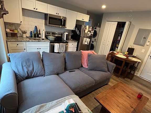3rd image of 238 Bridge St APT 3