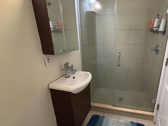 3rd image of 3835-37 Hamilton St #8