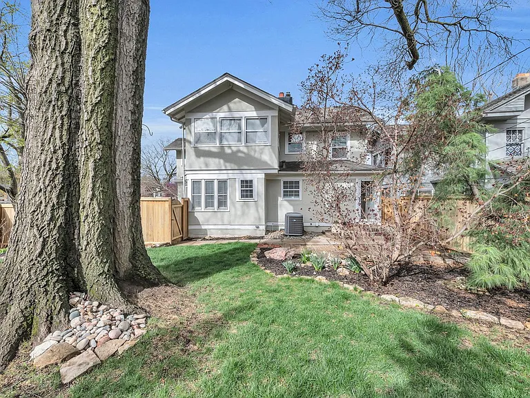 5545 Harrison St — Photo 23