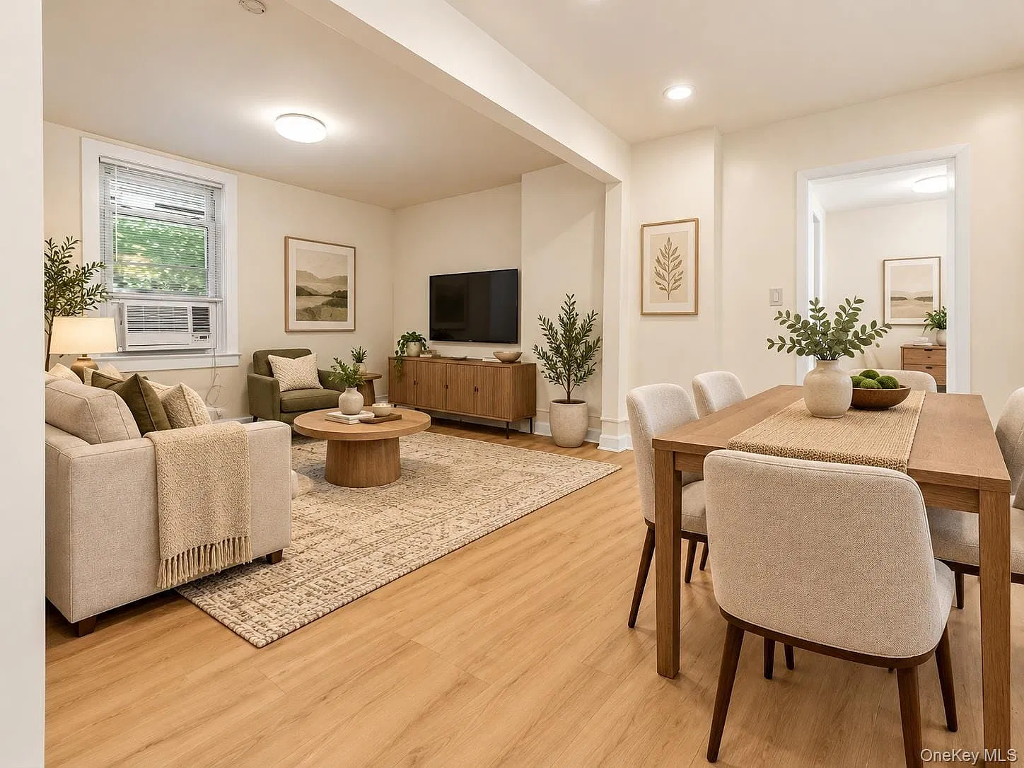 3 bed, 1.0 bath, 900 sqft, $3,300 — Photo 3