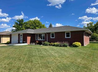 1020 Cedarberry Rd, North Platte, NE 69101