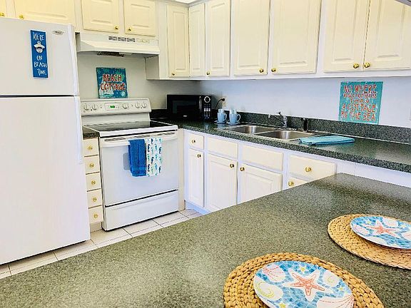 2nd image of 180 Flagler Ln APT 22
