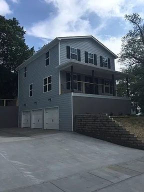 1066 High St