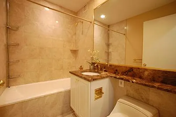 Sold by Nest Seekers International | media 17