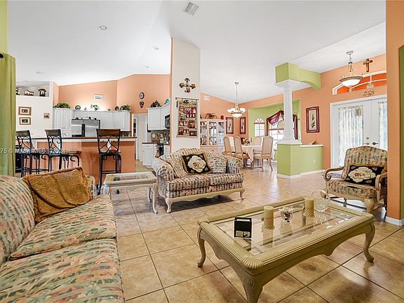 5th image of 109 Johns Ave