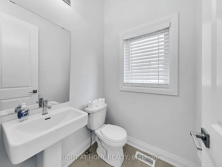 3 Speciosa St #UPPER — Photo 12