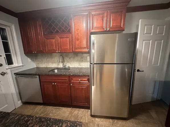 (undisclosed Address), Summit, NJ 07901