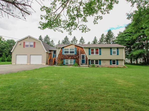 6 Coolidge Avenue, Hampden, ME 04444