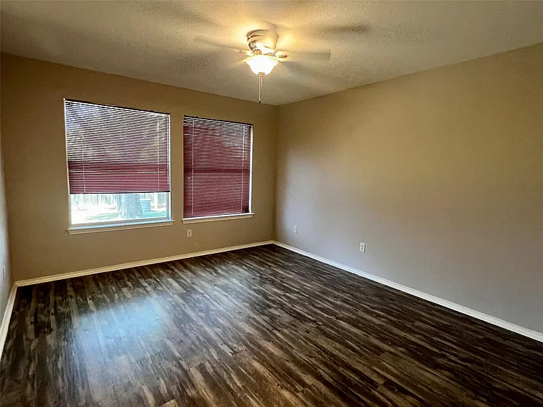 1156 Tetbury Ln — Photo 13