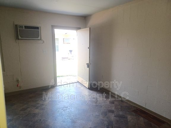 3rd image of 307 E Bryce Ave