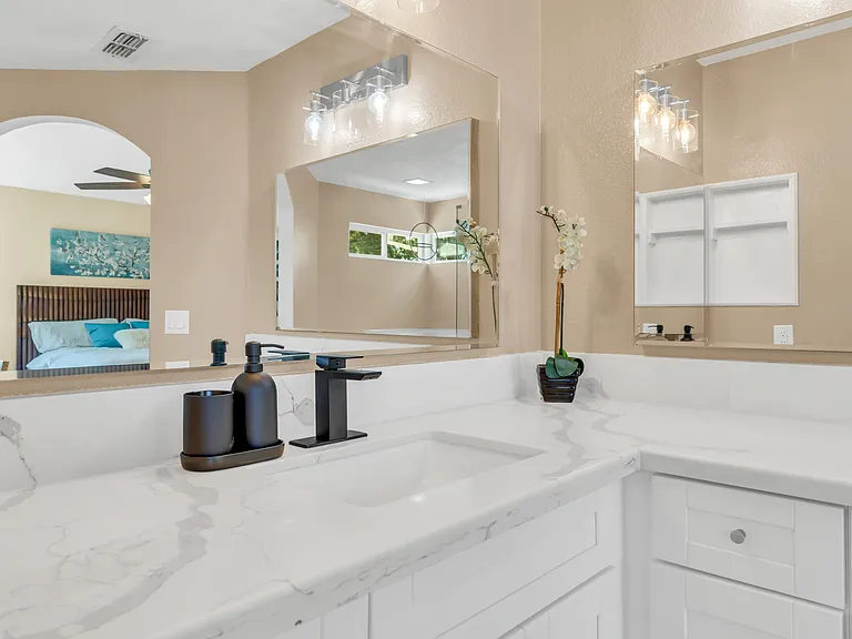 8024 Caymus Dr — Photo 31