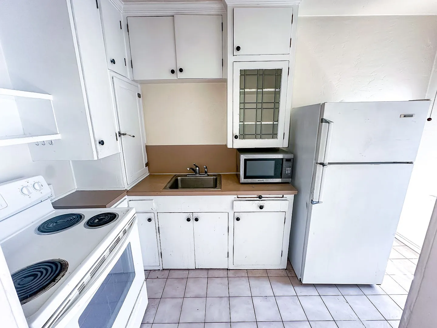 Serpentine Apartments — Photo 2