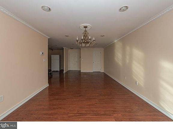 2nd image of 1025 N Madison St APT 209