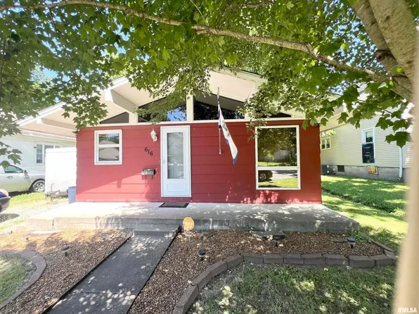 616 S 12th St, Herrin, IL 62948