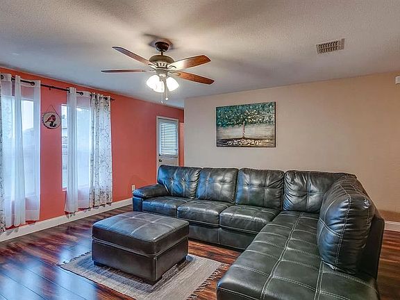 3rd image of 14112 Esperanza Dr
