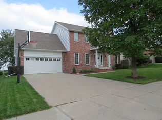 1140 Smoky Hill Rd, Lincoln, NE 68520