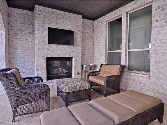 5th image of 308 Orleans Dr