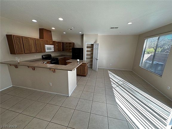 2nd image of 10061 Bonterra Ave