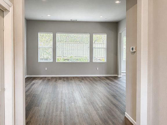 4th image of 3524 Leete Ave