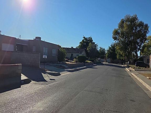 4th image of 1014 La Luz Dr NW