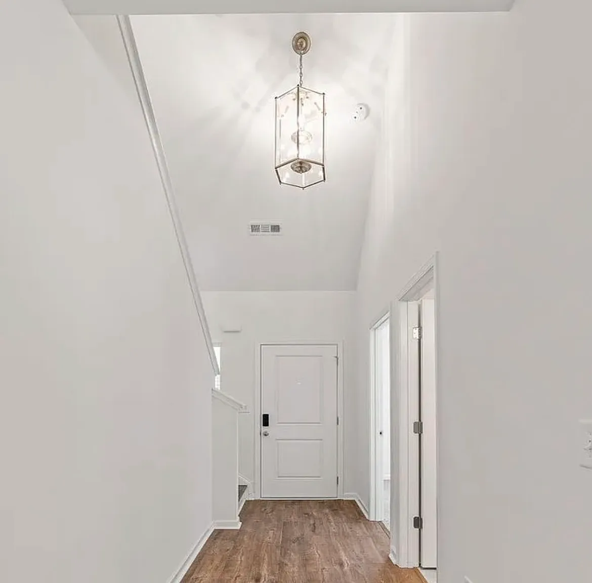 3 bed, 1685 sqft, $2,400 — Photo 4