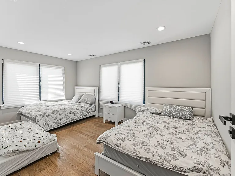 512 Knopf St — Photo 11