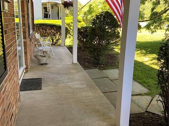 4th image of 4816 Westfield Dr