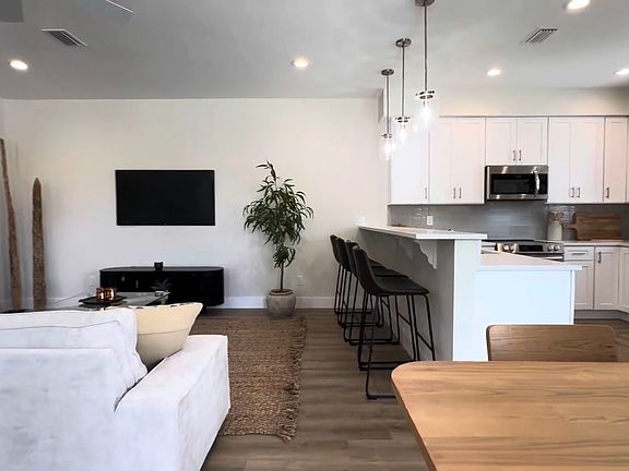 3rd image of 40 Dutton Island Rd E