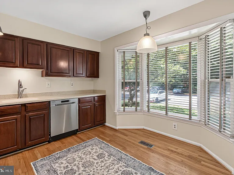 5719 Oakshore Ct — Photo 15